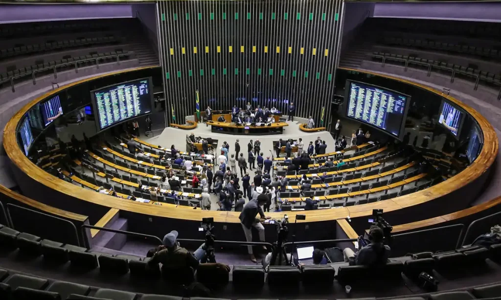 comissao-especial-para-analise-da-pec-do-fim-da-escala-61-e-instalada-na-camara-dos-deputados