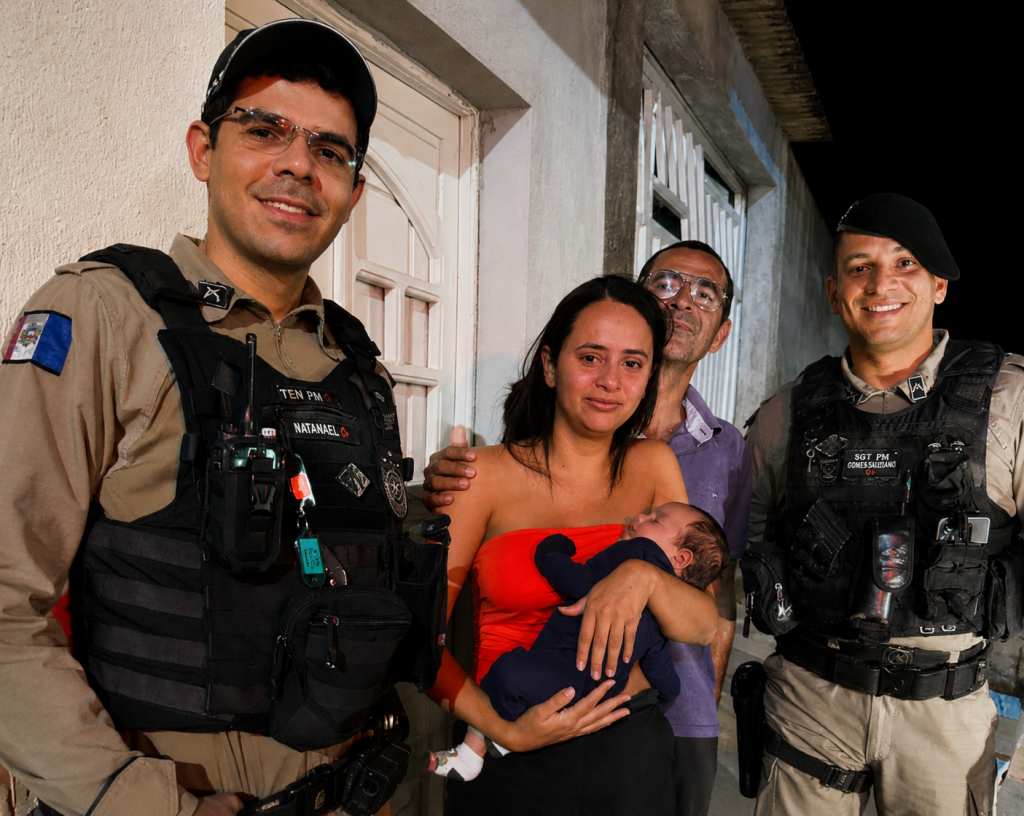 Polícia Militar salva bebê engasgado em Roteiro policia-militar-salva-bebe-engasgado-em-roteiro