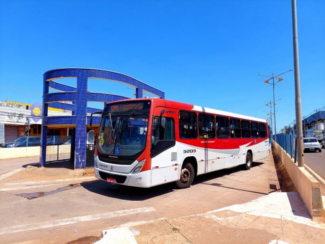 Idoso de 79 anos é espancado ao pedir ajuda para subir em ônibus no Centro de Campo Grande