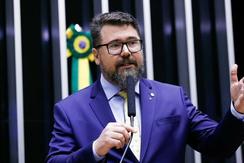Denúncia aponta uso de verba pública em pré-campanha de Marcos Pollon ao Senado