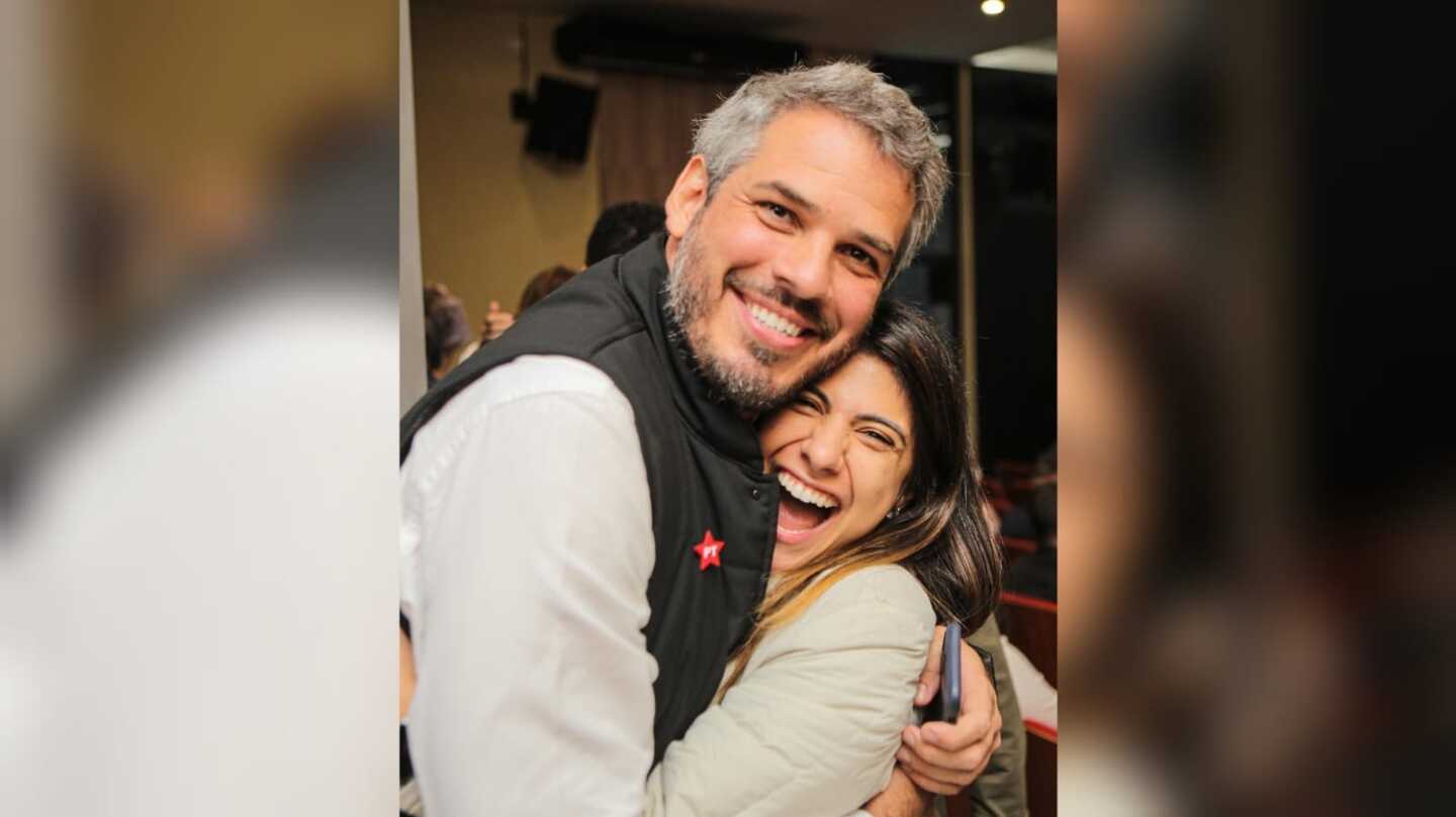 Justiça Eleitoral multa Tiago Botelho e Camila Jara em R$ 5 mil cada por propaganda antecipada